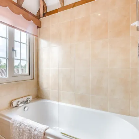 3 Bed In Oc-c32364 Semesterbostad