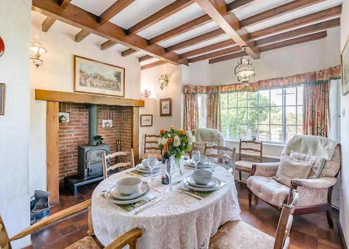 3 Bed In Oc-c32364 Ferienhaus