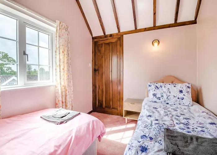 3 Bed In Oc-c32364 Ferienhaus